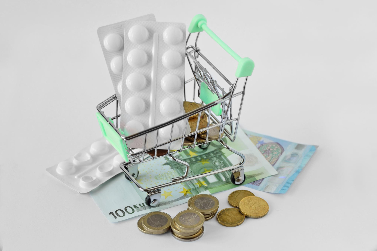 Por que medicamentos importados são mais caros? Entenda o preço e as taxas envolvidas