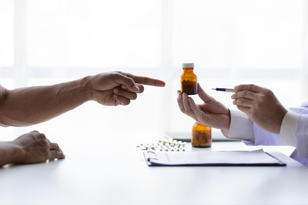 O que fazer quando o plano de saúde nega o fornecimento de um medicamento