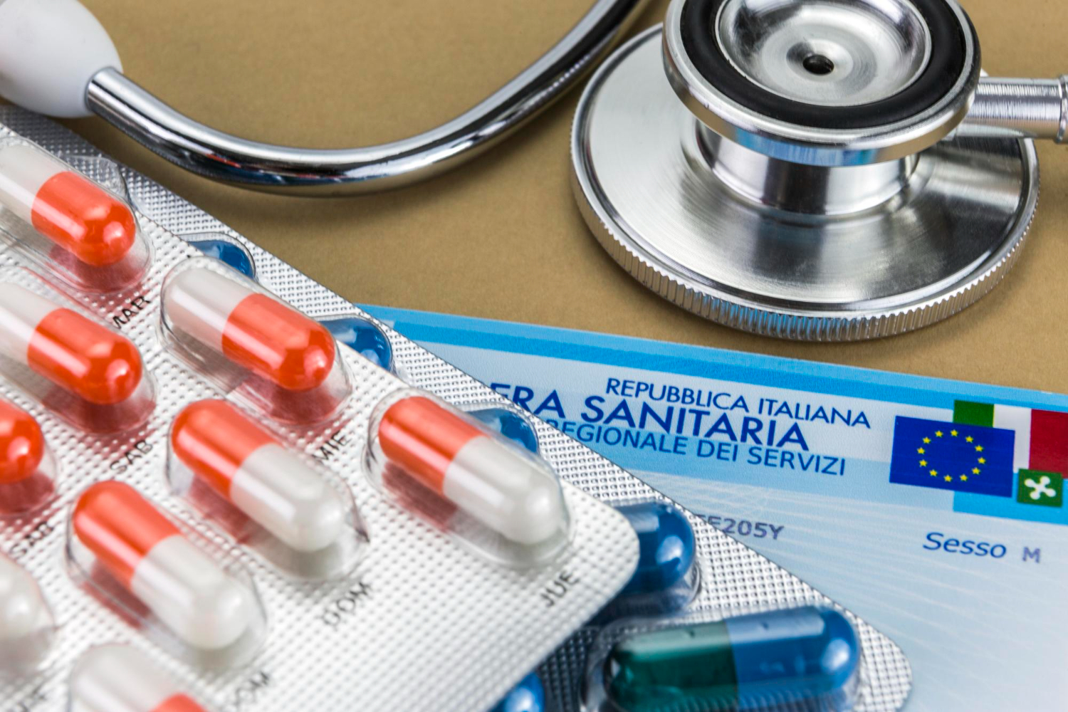 Como importar medicamentos sob prescrição médica para uso contínuo no Brasil