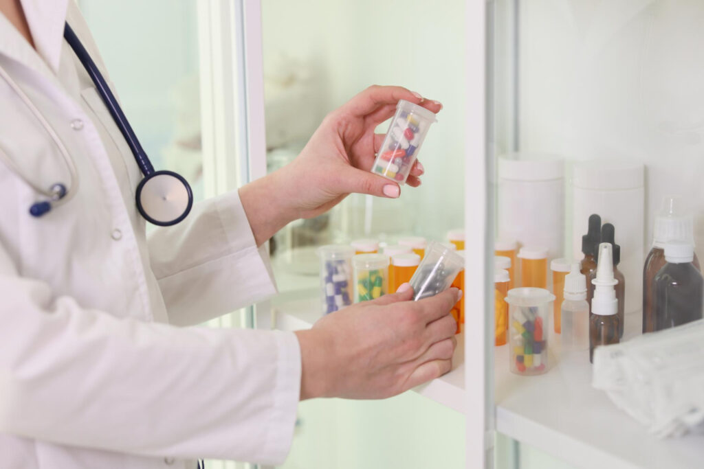 Abastecimento de medicamentos para clínicas particulares com demanda contínua